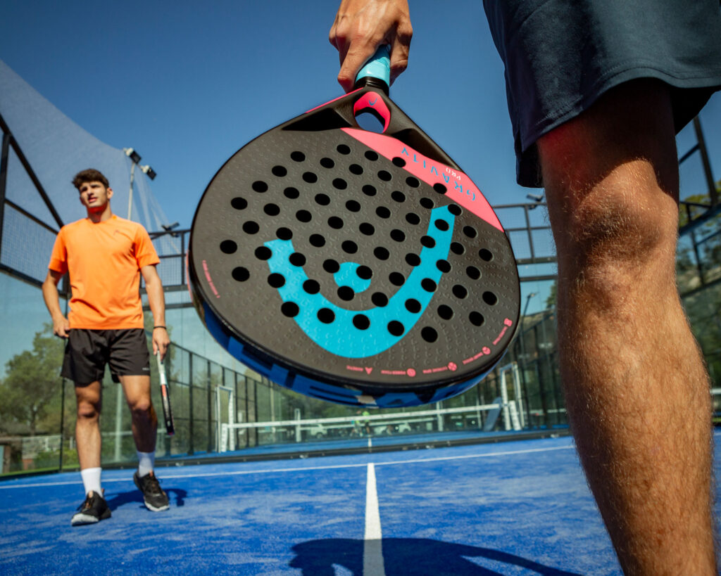 Fotografía publicitaria de jugadores de pádel con equipación HEAD