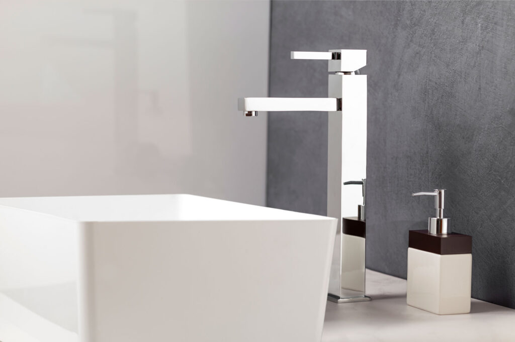 Fotografía de grifo cromado de cocina y baño de Griferías Borràs