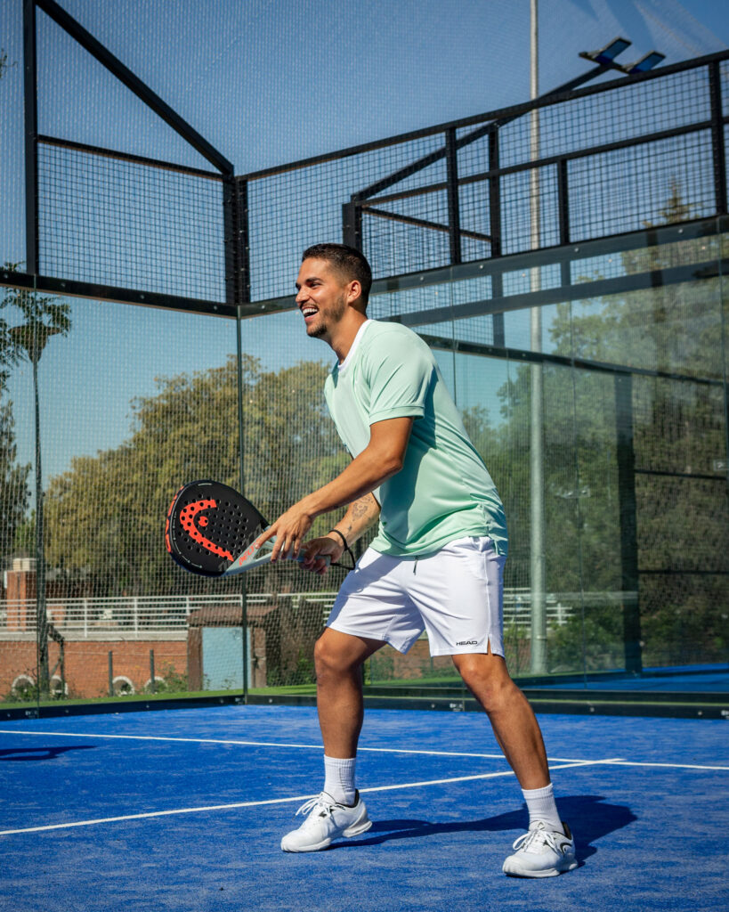 Fotografía publicitaria de jugadores de pádel con equipación HEAD
