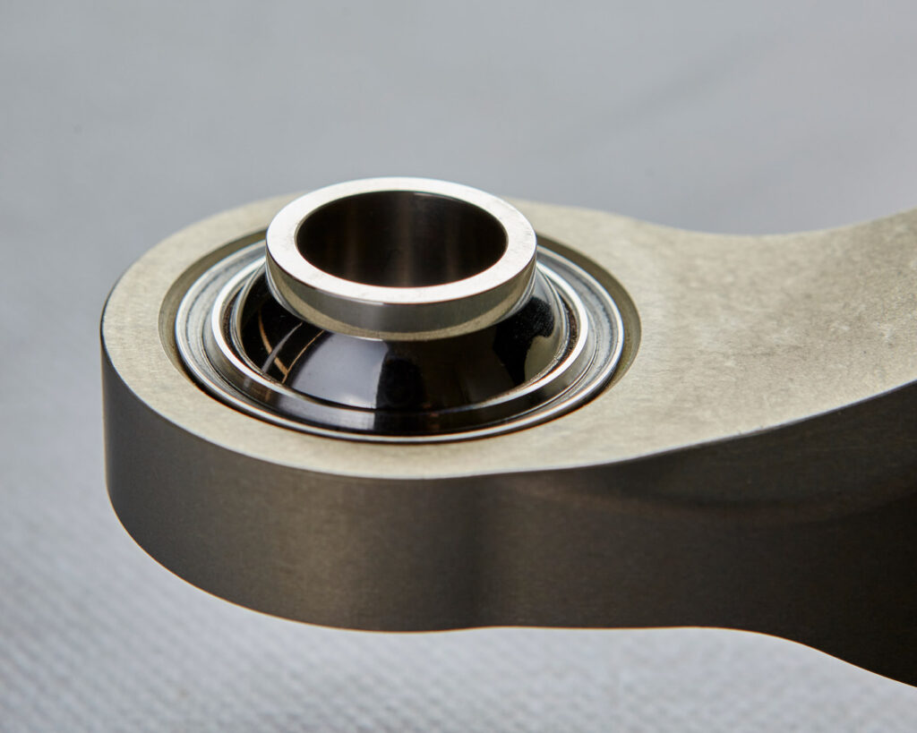 Imagen de fotografía de producto centrada en los acabados y detalles de Hispano Suiza, resaltando materiales y diseño con una buena iluminación. Fotografía ideal para uso en catálogos, publicidad y comunicación de marca.