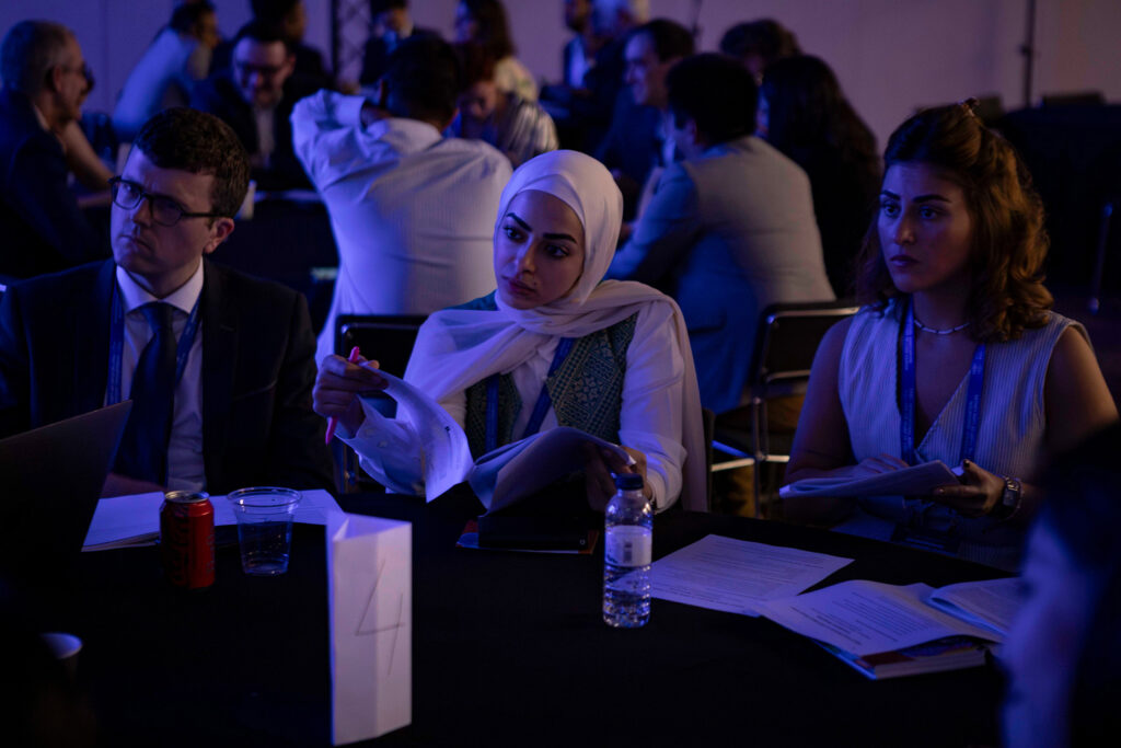 Fotografía de asistentes y networking en el Congreso Mundial de Cáncer de Pulmón 2025 (WCLC2025) Barcelona, por NUA Estudio.