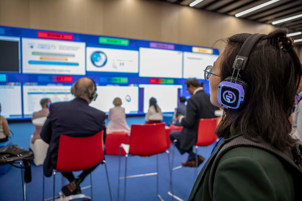 Fotografía de asistentes y networking en el Congreso Mundial de Cáncer de Pulmón 2025 (WCLC2025) Barcelona, por NUA Estudio.