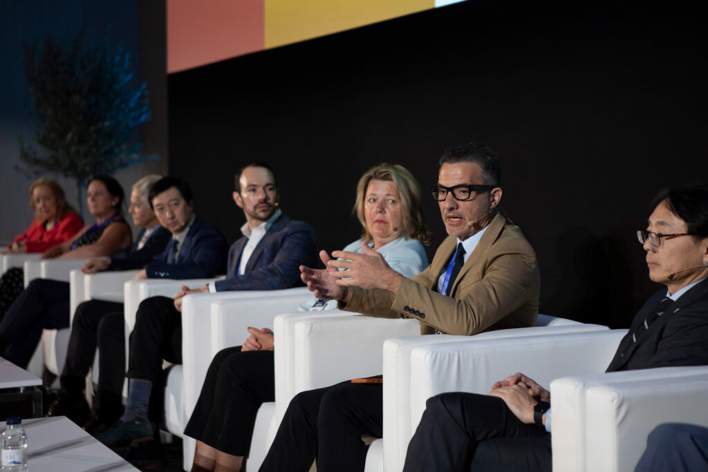 Fotografía de ponencia en el Congreso Mundial de Cáncer de Pulmón 2025 (WCLC2025) en Barcelona, realizada por NUA Estudio.